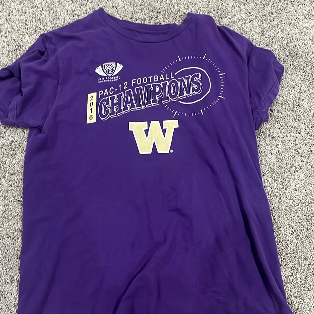 2016 PAC-12 champs Washington football shirt